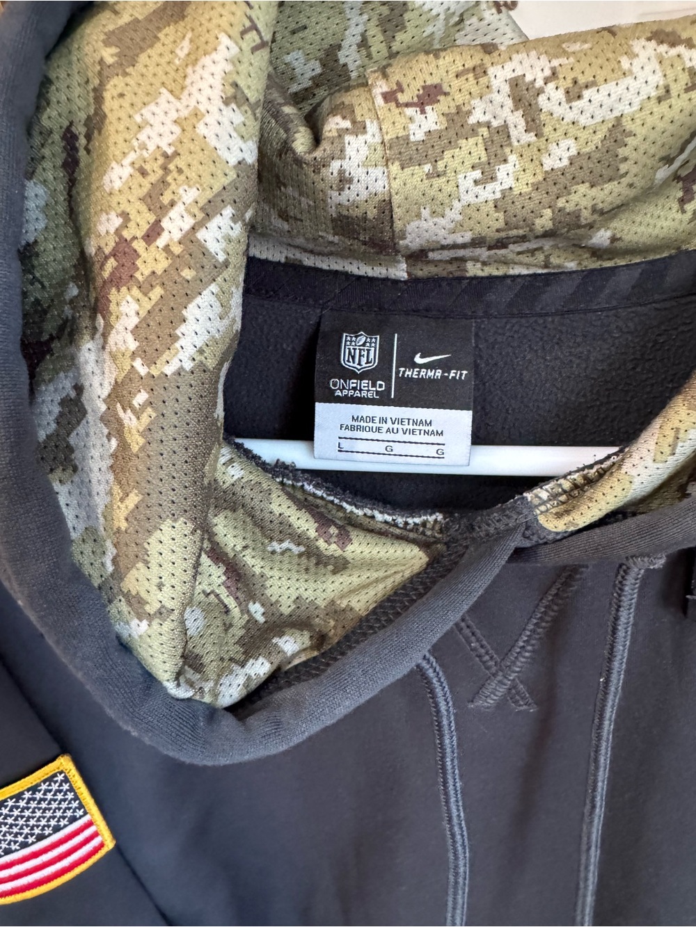 Nike Men’s dark gray Hoodie with Camouflage Lining - Salute to Service Lions - Picture 2 of 2